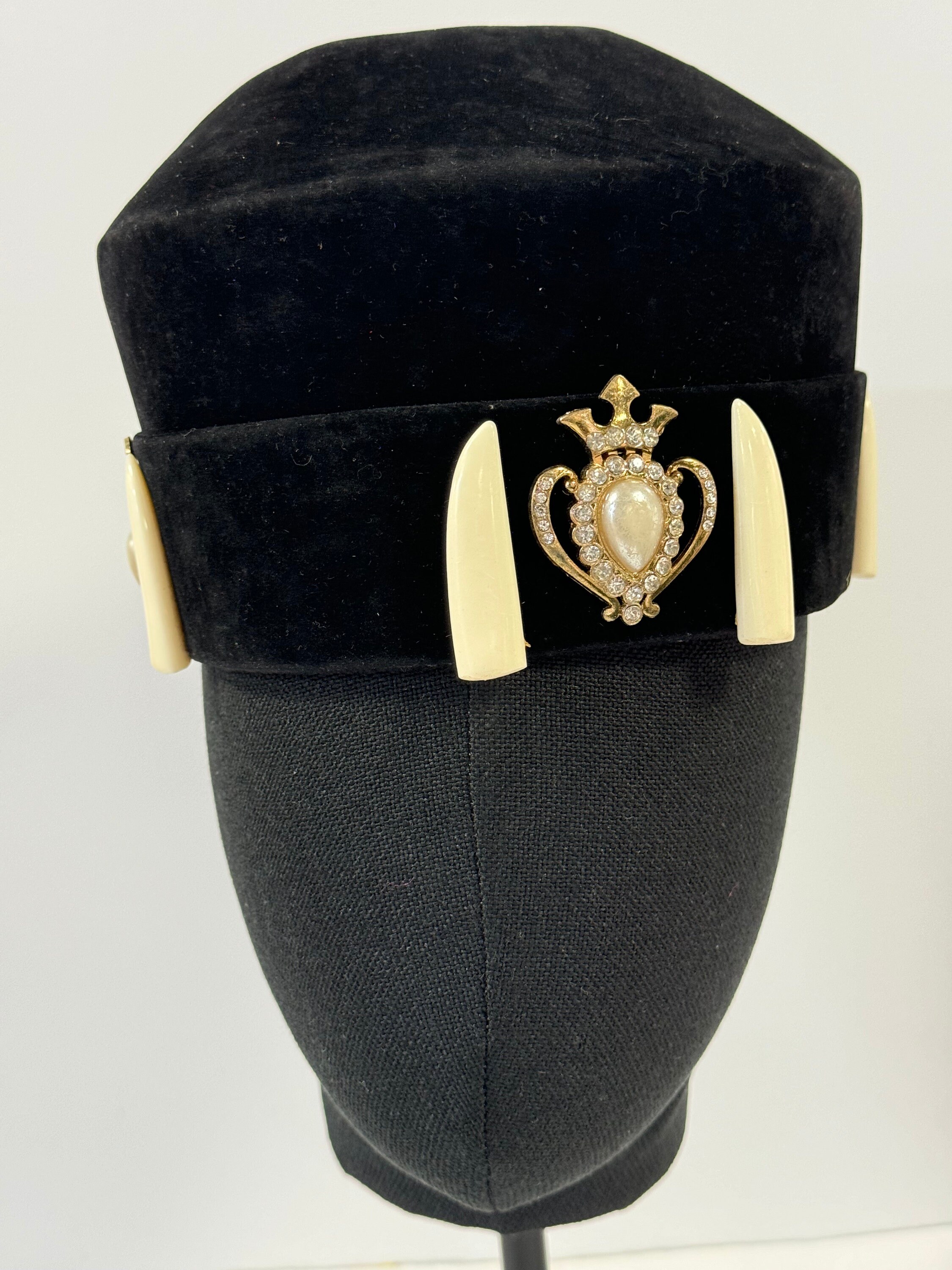 【大判】貴重＆希少！Jesters Cap／ 英版 Beaded Ozo Cap Velvet/suede Igbo Cap, Nigerian Men Hat