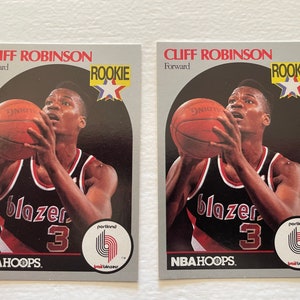 Les deux cartes - Rare 1990 NBA Hoops Cliff Robinson Rookie Card Trail Blazers Forward #250 x 2