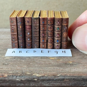 1:12 scale Decorative Spine Closed Book x1
