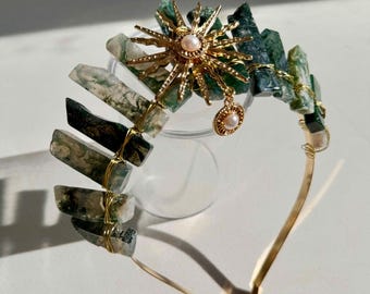 ? Green Dyed Quartz Crystal Crown With Silver Tone Moon + Point Amazon.com: Silvery Moon Wire Wrapped Raw Crystal Point  main image 2