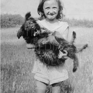 * antique picture ❀* 女の子とワンちゃんのいる 版画プリント Antique Girl With Dog Picture - Etsy