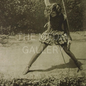 Elisabeth Bergner, Doña Juana 1928 Photo Print Wall Art - Vintage Old Photo - Silent Film Actress - Silent Movie - Weimar Republic - Sword