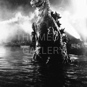 Godzilla in Water Photo Print Wall Art - Horror Movie Art - Japanese Art - Toho - Dinosaur Art - Movie Monster - Cool Photo - Monster Art