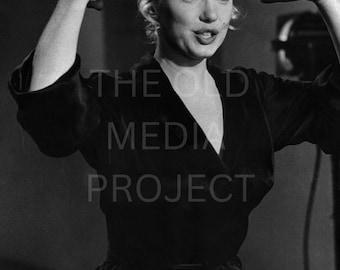 Marilyn Monroe Vintage Photo Print, Black and White Candid Portrait Wall Art, Classic Hollywood Studio Poster, Unframed Photo