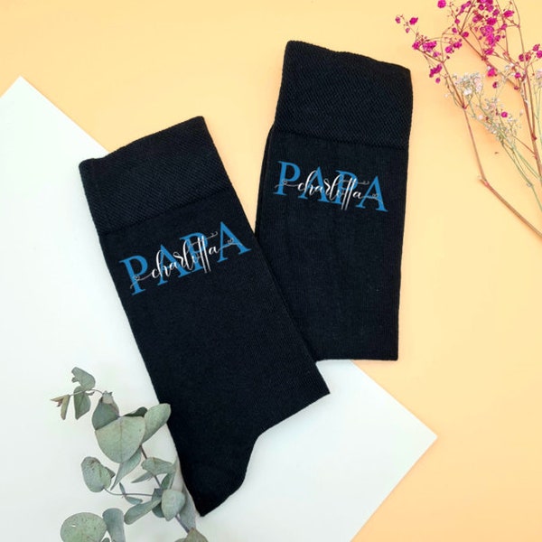 Personalisierte Socken PAPA mit Namen der Kinder