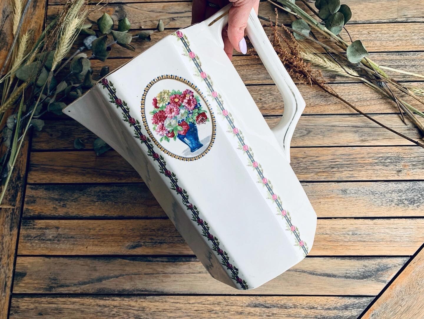 Grand Broc de Toilette ou Grand Pichet Ancien - Faïencé Onaing -Modèle Carmen, Décor Floral