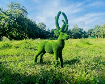 Animal Topiary Green Deer Is Made Of  Fibreglass And Artificial Turf For Home, Garden, And Outdoor