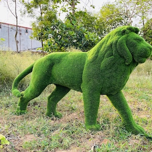 Animal  Topiary Green Standing Lion Is Made of Fibreglass And Artificial Turf For Home, Garden And Outdoor.