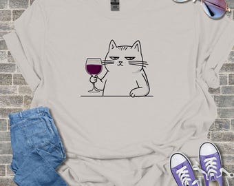 Maglietta grafica con gatto e vino: divertente maglietta unisex in cotone