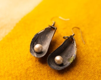 Piccoli orecchini di cozze n. 5
