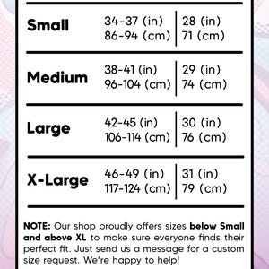 Op de afbeelding: Een maattabel voor kleding, met borst- en lengtematen in inches en centimeters. Maten vari&euml;ren van Small (86-94 cm borst, 71 cm lengte) tot X-Large (117-124 cm borst, 79 cm lengte).