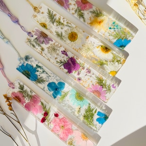 Personalized Floral Resin Bookmark: Dried Flower & Leaf Bookmark