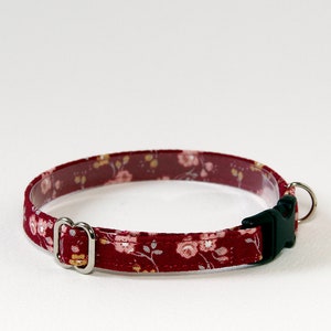 Cat collar/Mojo Cat Collar/Petite Flowers on Burgundy/Lightweight Fabric Cat Collar/Hand Stamped Silent Pet ID Collar/Handmade Pet Collar