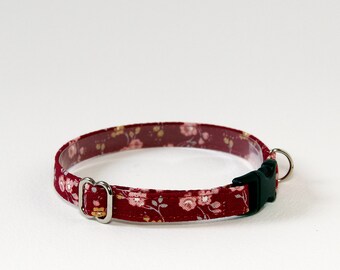 Cat collar/Mojo Cat Collar/Petite Flowers on Burgundy/Lightweight Fabric Cat Collar/Hand Stamped Silent Pet ID Collar/Handmade Pet Collar