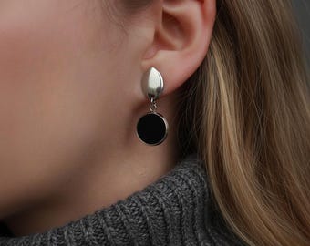 Silver earrings with a stone in matte black, stud earrings, round, elegant