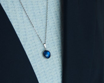 Silver necklace with pendant in royal blue, dark blue, round pendant, stainless steel