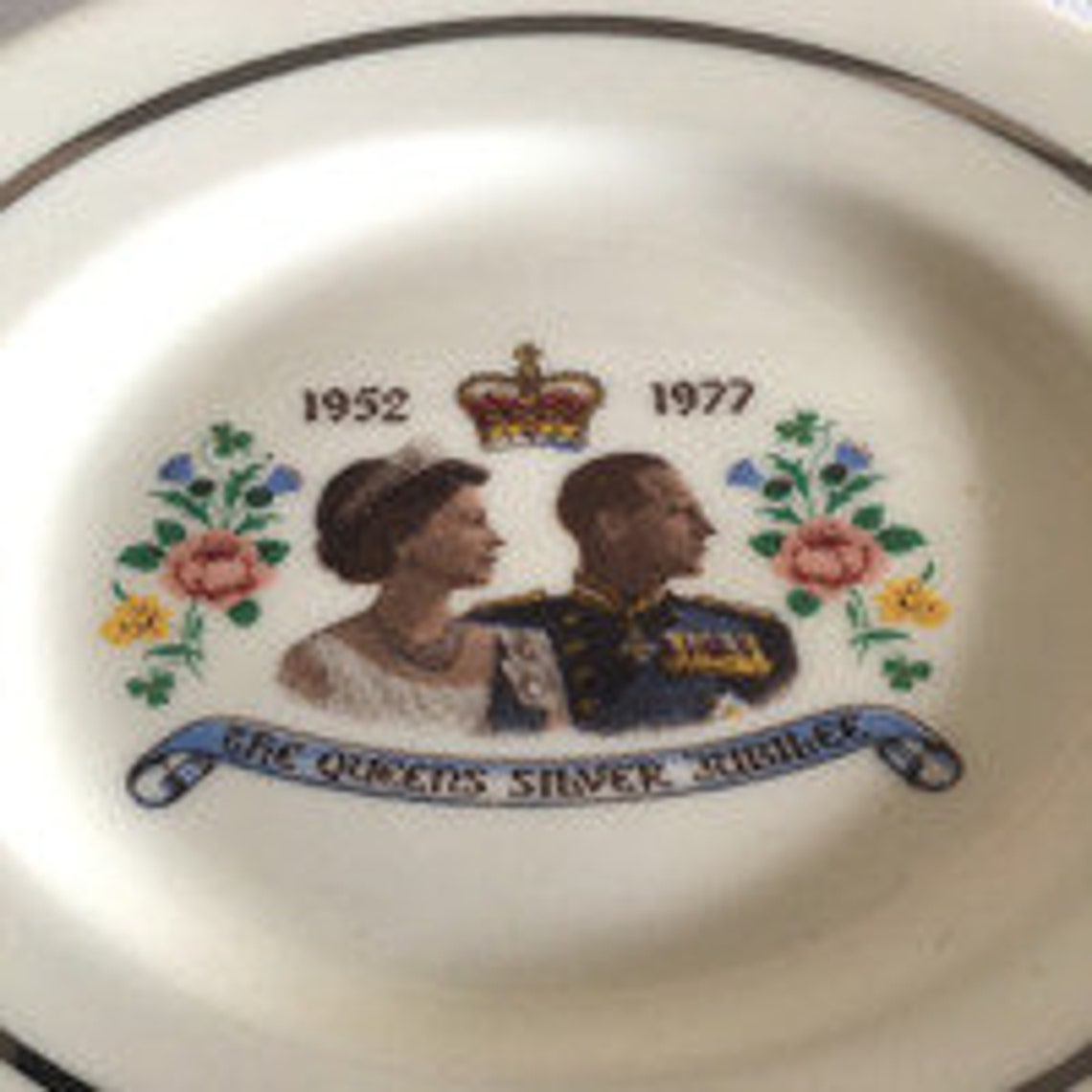 The Queen's Silver Jubilee Commemorative Plate 19521977 Etsy