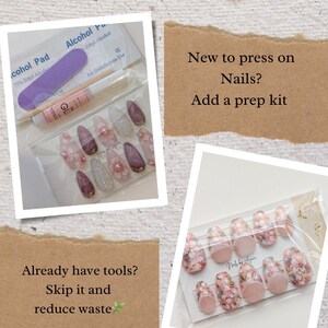 Puede incluir: Un collage con u&ntilde;as postizas y un kit de preparaci&oacute;n. Las u&ntilde;as muestran dise&ntilde;os florales, purpurina y varios tonos de rosa y morado. El kit incluye una almohadilla con alcohol, una lima de u&ntilde;as y un empujador de cut&iacute;culas. El texto en la imagen dice "Prep kit."