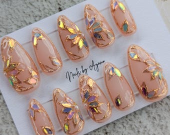 Juego de uñas Aurora Floral, Holográficas y Cromadas, Pintadas a Mano