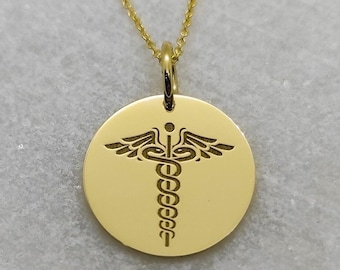 14K Gold Caduceus Halskette, medizinisches Symbol Anhänger, Schlangenstab Gravur Medaillon, gesundheits Emblem Amulett Anhänger, Caduceus Schmuck