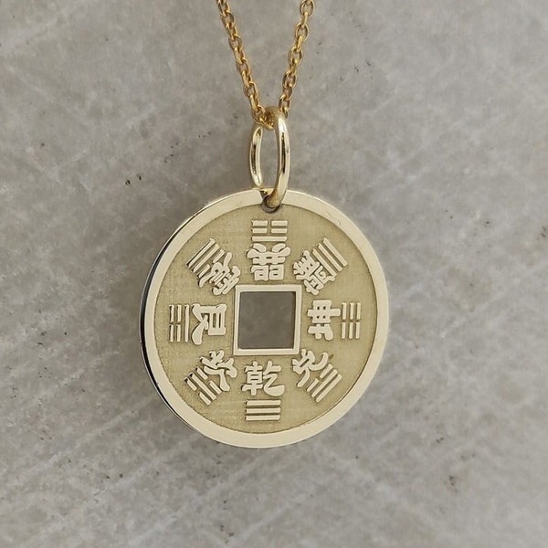 14K Solid Gold Chinesische Münze Halskette, Gold Glücksmünze Anhänger, Personalisierter Glücksschmuck, Feng Shui Charm, gravierte Glücksmünze Halskette
