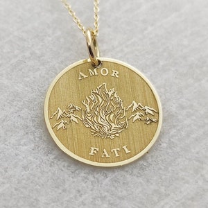 Collar Amor Fati de oro macizo de 9 quilates: Colgante personalizado con moneda de filosofía.