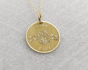 Naszyjnik Amor Fati ze złota próby 9K: grawerowana moneta stoicka