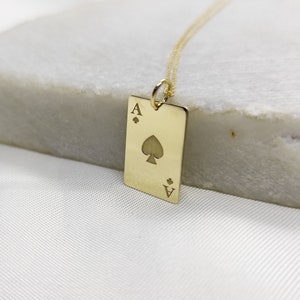 Ciondolo d'oro asso di picche, collana d'oro da poker, collana di carte da gioco, fascino da gioco d'azzardo, portafortuna d'oro, collana d'asso d'oro, portafortuna