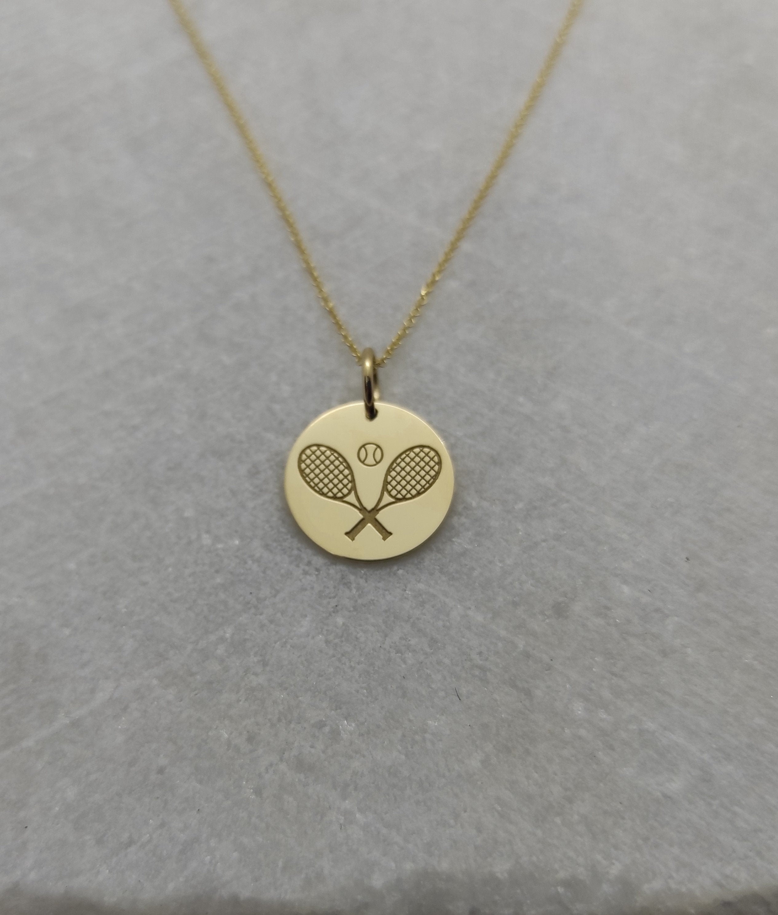 Dainty 14k Collana con pallina da tennis in oro massiccio