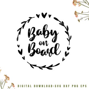 Pode incluir: Design gráfico preto e branco com uma coroa de folhas e corações que envolve o texto "Baby on Board".