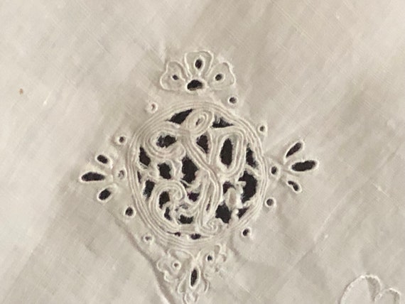 Stunning antique cutwork handkerchief, Wedding ha… - image 2