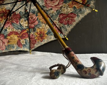 Petit parasol ou parapluie ancien. Belle poignée en forme d'oiseau peinte à la main