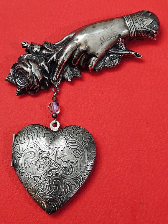 Silvered Antique Heart Victorian Locket