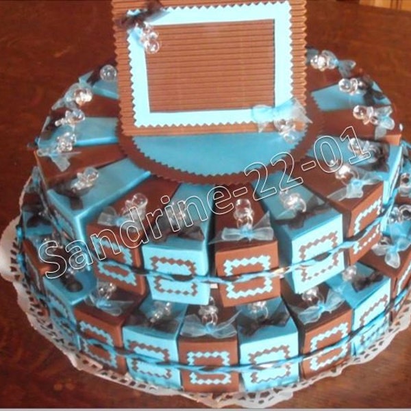 gâteau de 44 boites à dragées " tétines " chocolat et turquoise