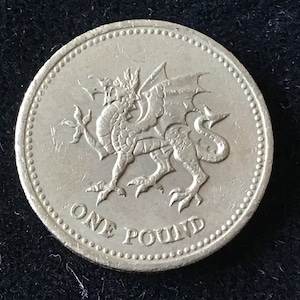 2000 British UK England Pound Coin Welsh Dragon Representing Wales