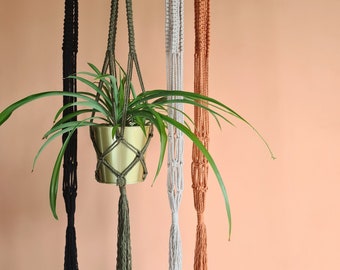 Macrame plant hanger