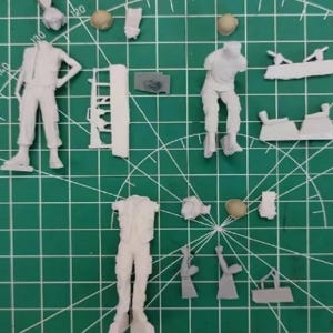1/35 Resin Figure Model Kit Vietnam War Three US American Soldiers Vehicle Crew Tankers Unpainted Unassembled