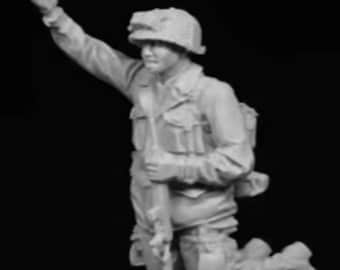 1/35 Resin Figure Model Kit ONE US Soldier Infantry Paratrooper Airborne Army WW2 War Unpainted Unassembled