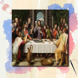 Può includere: Un dipinto dettagliato raffigurante una scena religiosa con figure riunite attorno a un tavolo. La figura centrale, in una veste viola, tiene in mano un'ostia bianca. Altre figure sono vestite con vari colori, la scena è ambientata in un interno.
