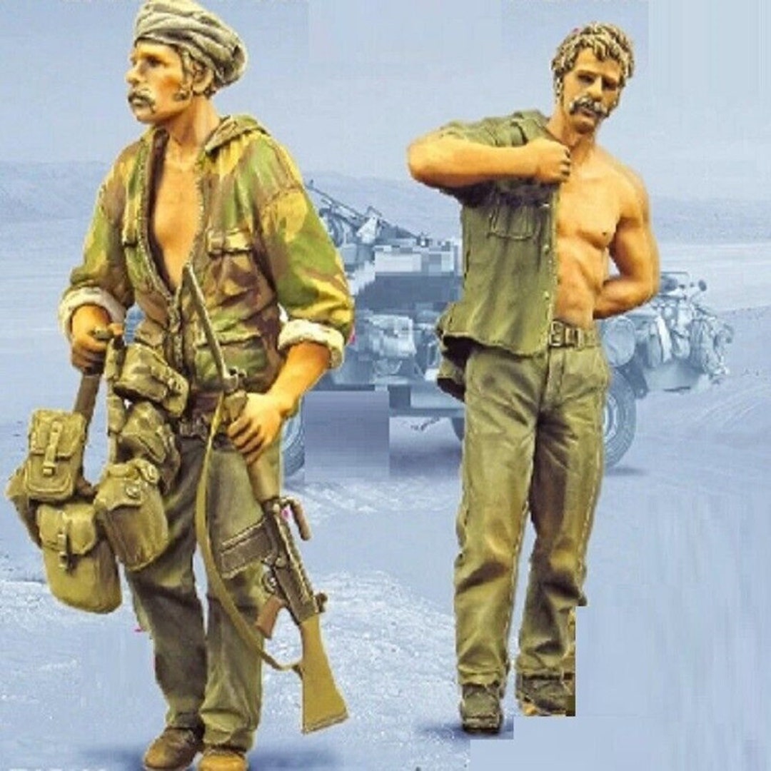 1 35 Resin Model Kit British Crew Two Soldiers SAS Middle East Cold War 1-35-resin-model-kit-british-crew-two-soldiers-sas-middle-east-cold-war