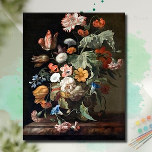 Puede incluir: Una pintura de naturaleza muerta de un vibrante arreglo floral. El ramo presenta una variedad de flores en tonos rojos, naranjas, amarillos, blancos y azules, sobre un fondo oscuro. Las flores están dispuestas en un jarrón oscuro sobre una superficie de madera.