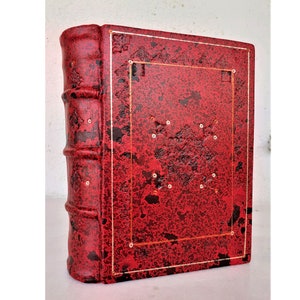 Leather Grimoire, dungeons & dragons, medieval large tome, handmade leatherbound journal, blank book, gothic book, notebook,book of shadows.