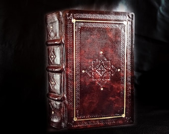 Leather Grimoire, dungeons & dragons, medieval tome, cosplay,handmade leatherbound book, blank book, RPG journal, notebook, book of shadows.