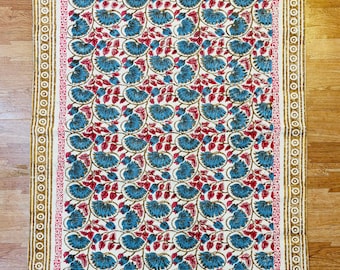 Hand Woven Cotton Floral Rug: Custom Bohemian Decor