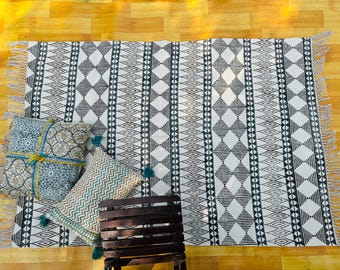Indian Dhurrie Area Rug, Flatweave Boho Floor Rug for Living Room, Bedroom Valentine's Day