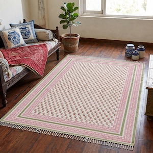 Alfombra Dhurrie de Algodón Tejida a Mano, Estampado Floral Rosa en Bloque, Borde Verde Marfil