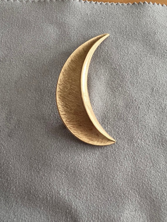 Vintage Crown Trifari Crescent Moon in brushed gol