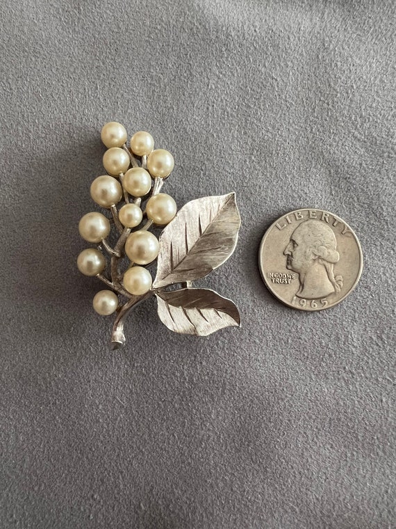 Vintage Royal Crown Trifari pearl & leaf design b… - image 2
