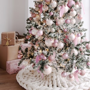 Pattern / Tutorial. 2 in 1: Tree Skirt & Rug. Step-by-Step Illustrated DIY Instructions + Video