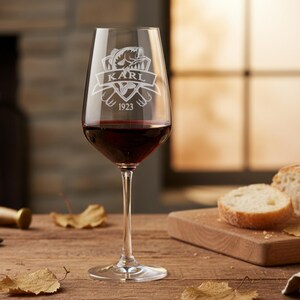 Red wine glass engraved with name and year of birth - personalized wine goblet made of crystal glass image 4